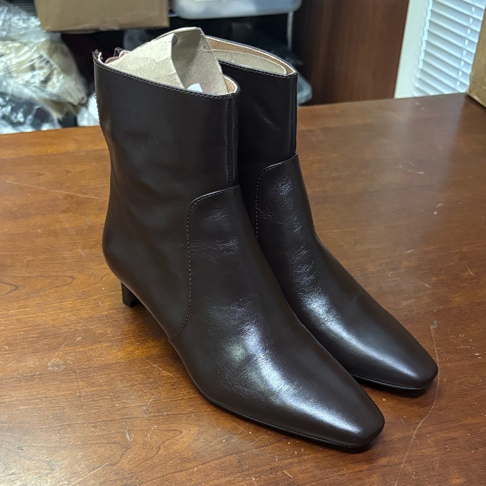 Madewell The Dimes Kitten-Heel Boot NN026